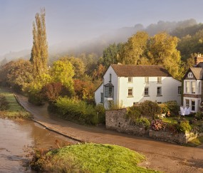 小孩发烧眼底有黑点