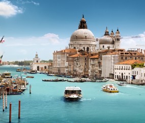 小孩发烧夏天可以给他泡冷水脚吗